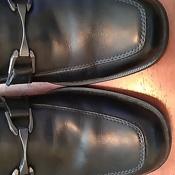 Shoes - Picture 3 of 9